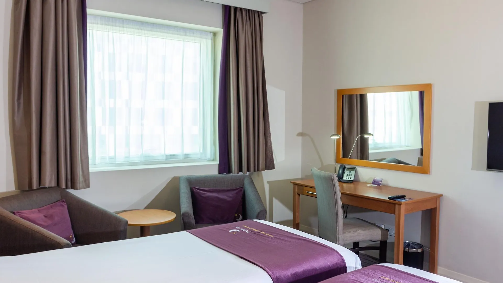 Premier Inn Abu Dhabi Capital Centre 3*,