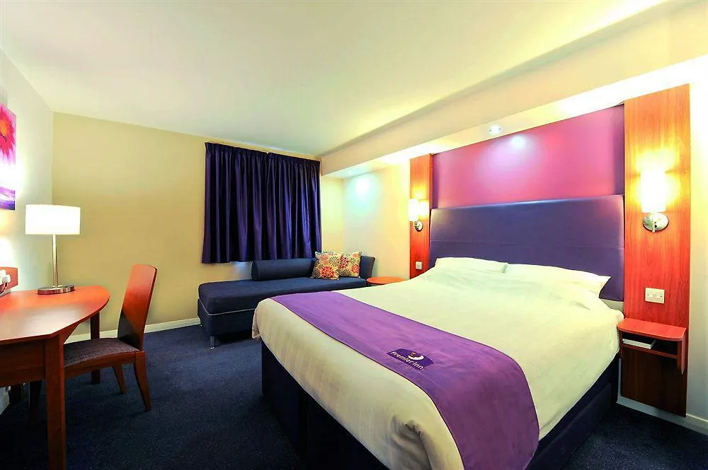 Premier Inn Abu Dhabi Capital Centre 3*,