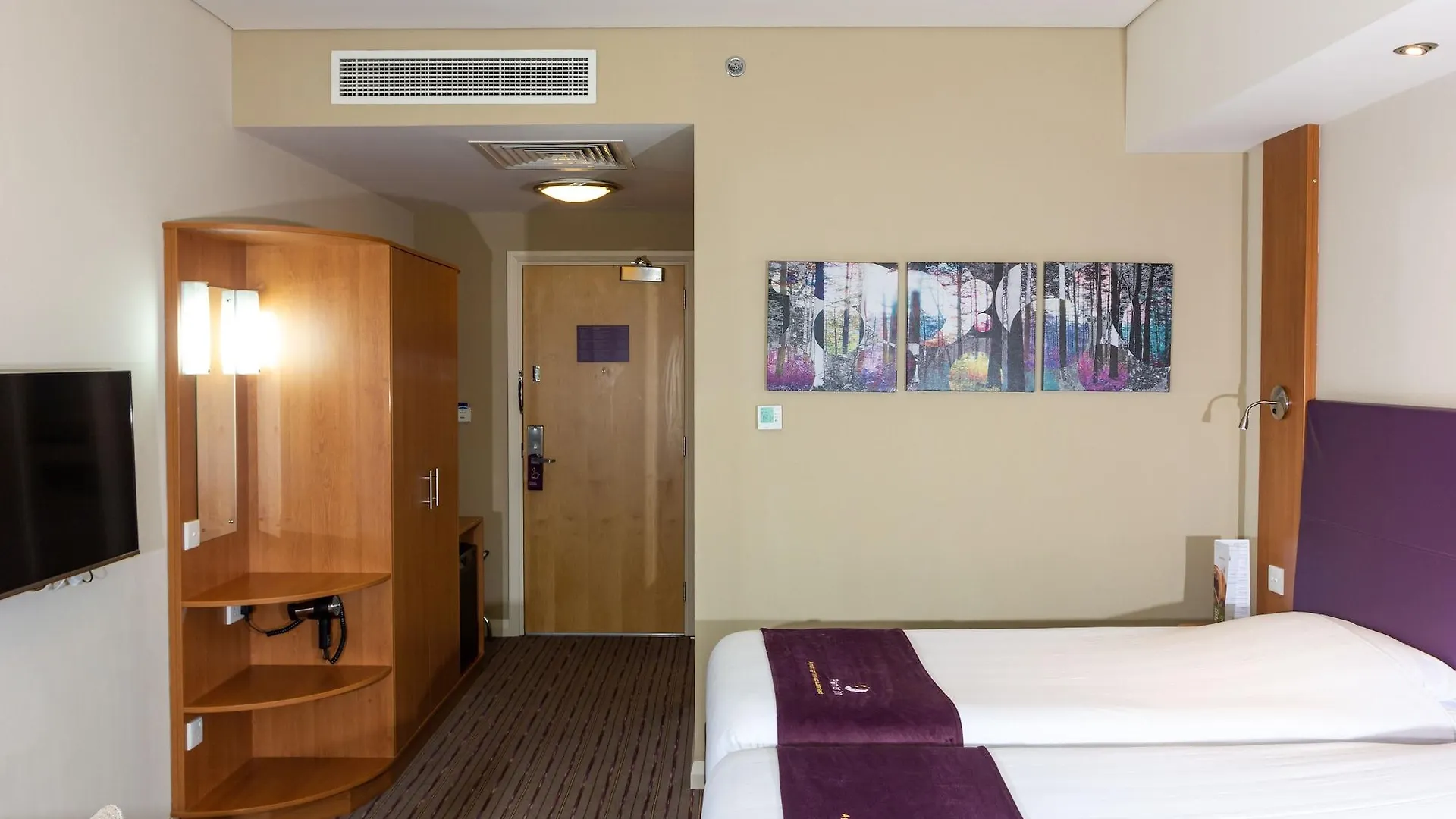 Hotel Premier Inn Abu Dhabi Capital Centre